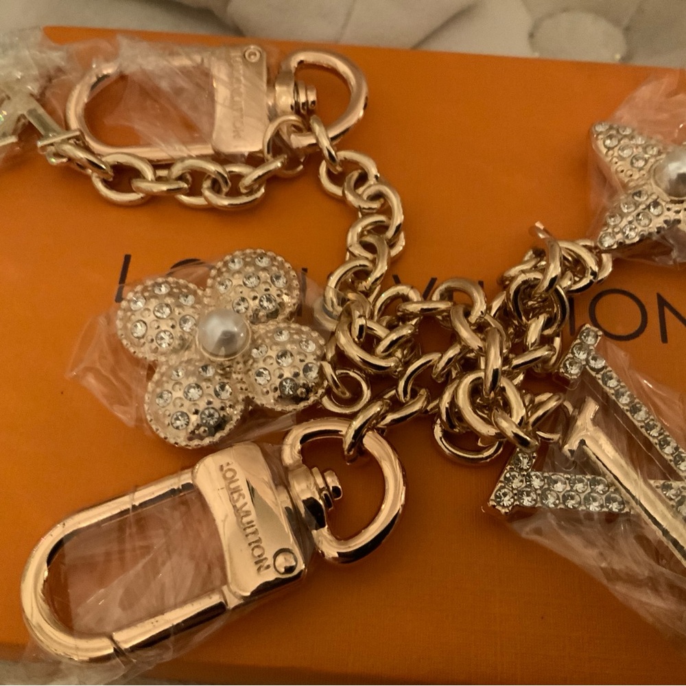Louis Vuitton Rose Gold Crystal Charms bag chain Gorgeous used once 13 inches